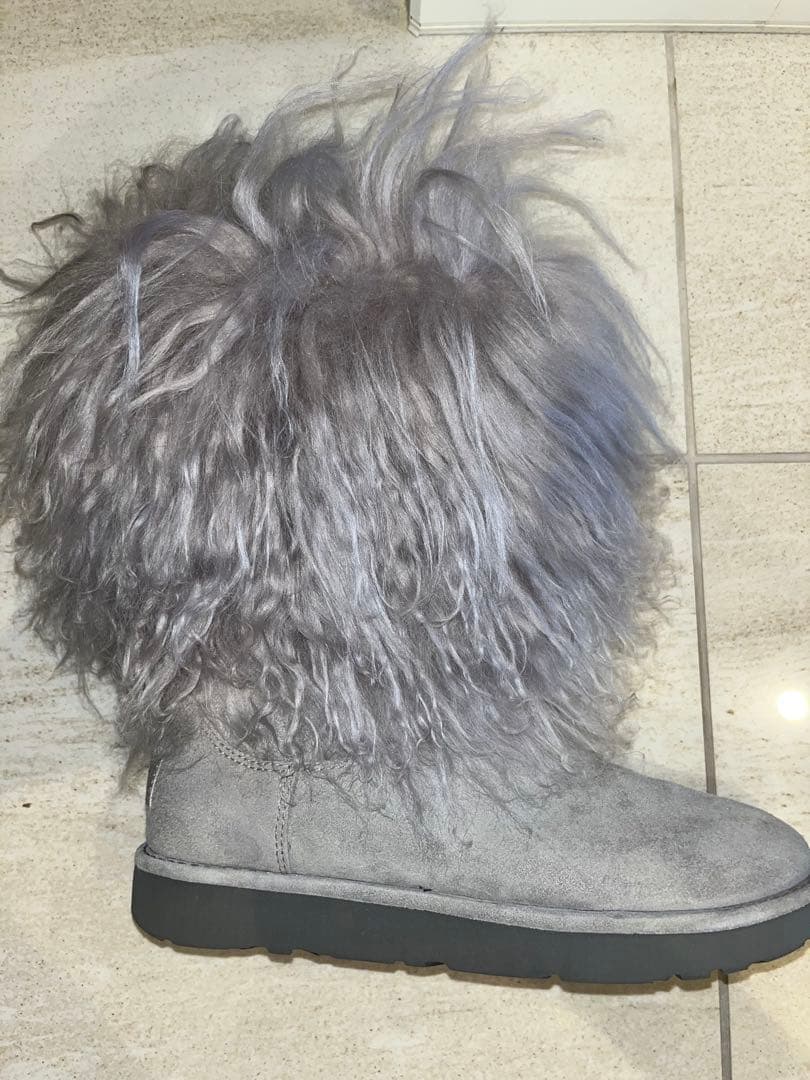 p*y様 UGG グレー ファー付きムートンブーツ