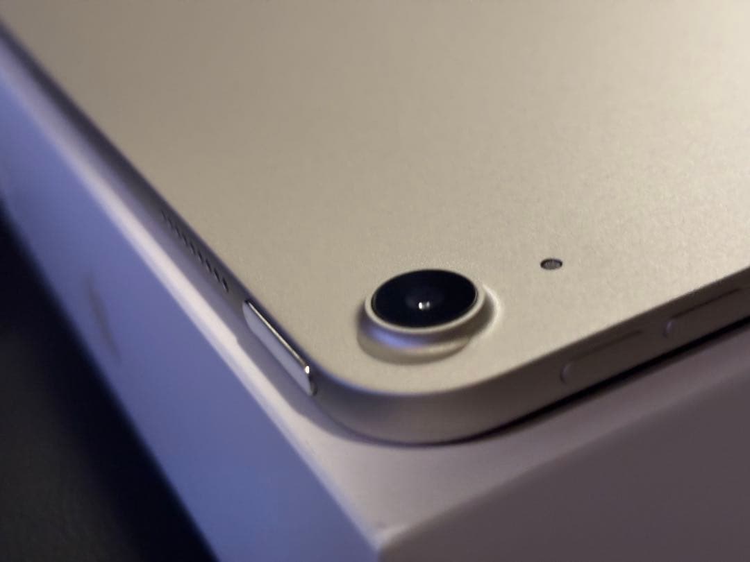 Apple iPadAirM1(第5世代)64GBスターライトWi-Fiモデル