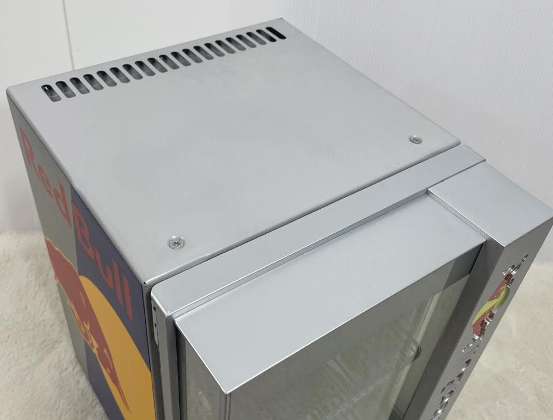 ぐるみ♪ ⭐️非売品⭐️ レッドブル Red Bull 冷蔵庫 鍵付き 稼働品