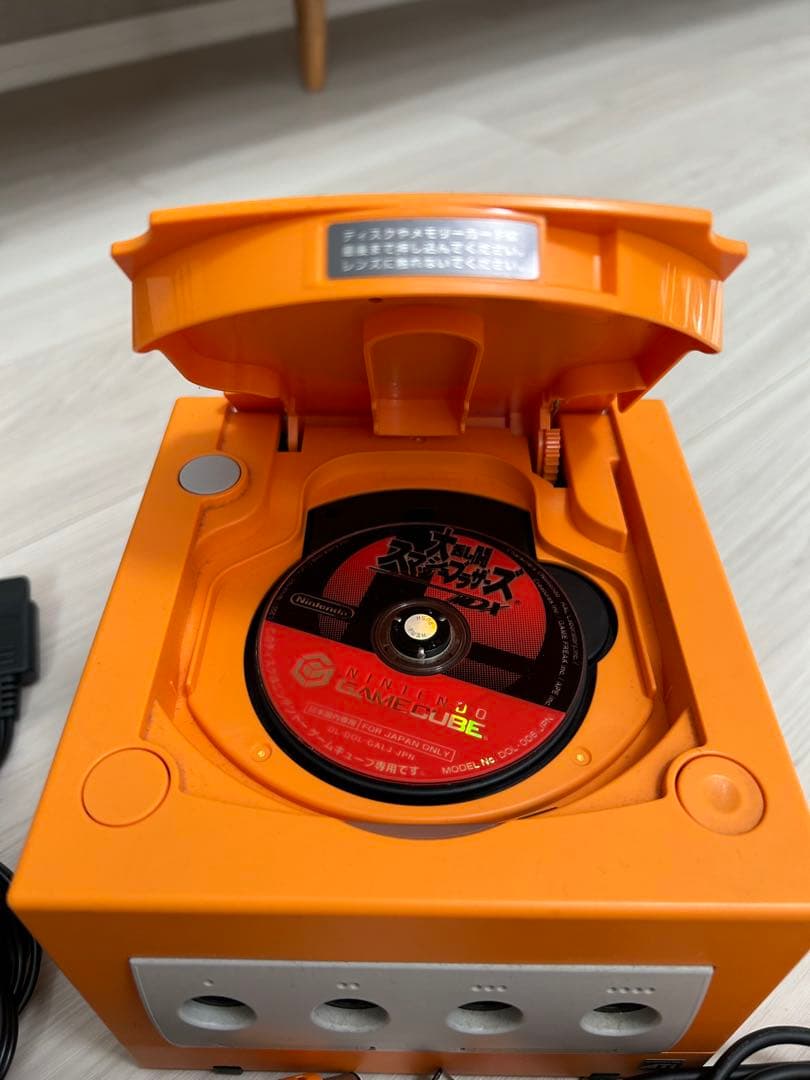 Nintendo ゲームキューブ本体 オレンジ コントローラー　ソフト2枚セット