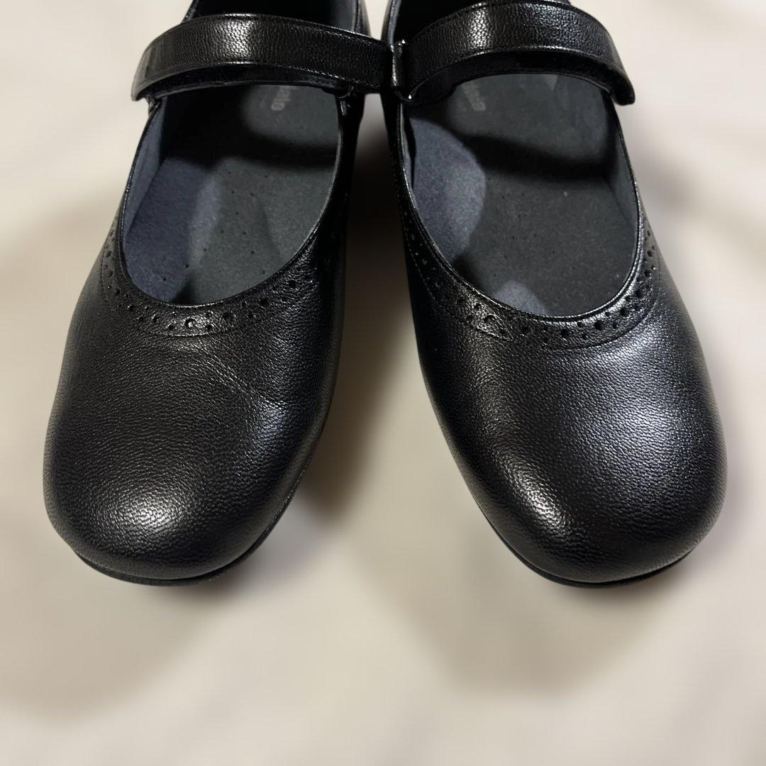 美品pedala ペダラ　フラットシューズ ストラップ付き23.5E アシックス