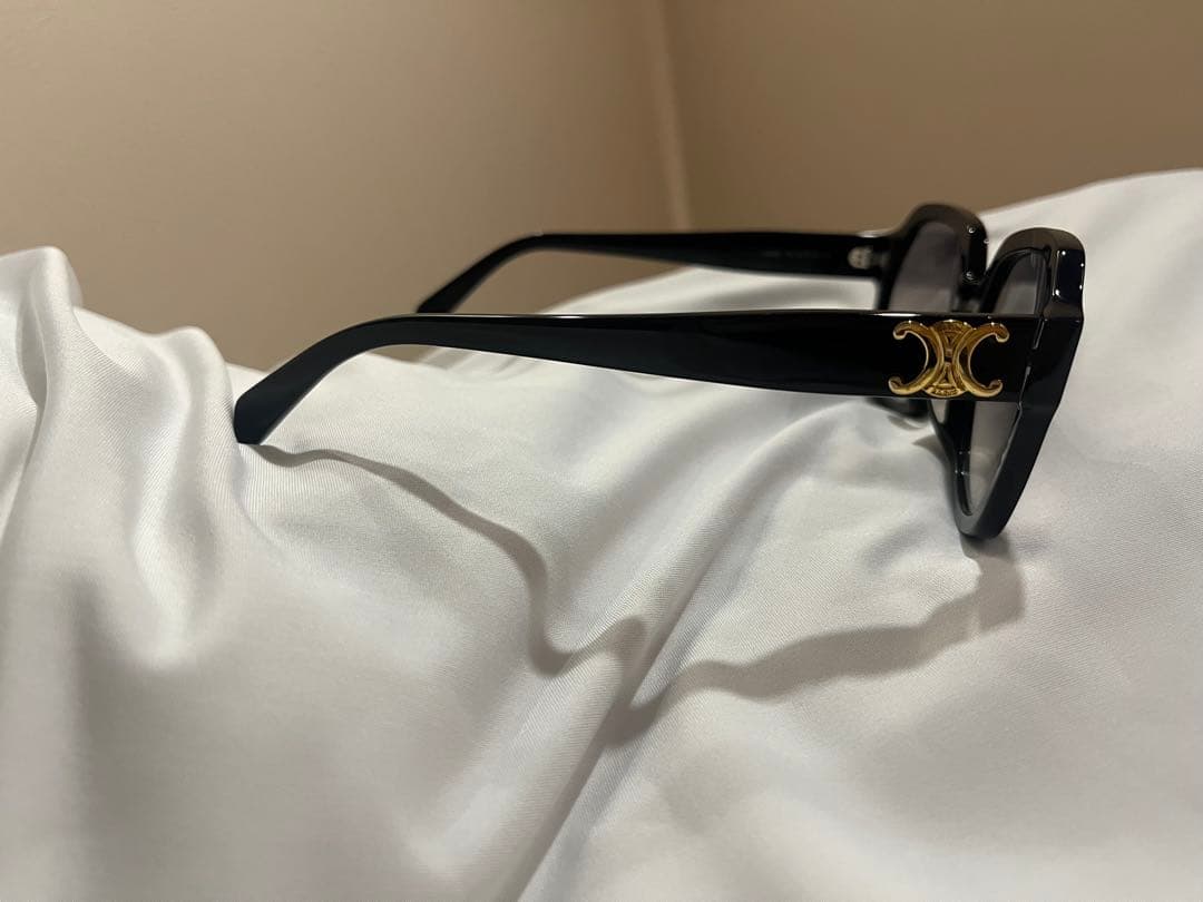 CELINE PARIS サングラス ケース、箱、クロス 付き　ユニセックス