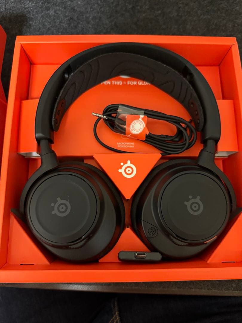 ヘッドホン SteelSeries Arctis Nova 7 Wireless
