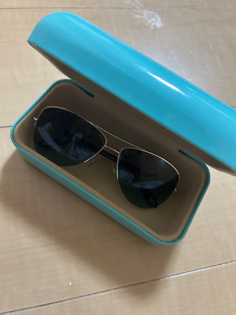 リ*ン様 Tiffany アビエーター サングラス ブラックレンズ ゴールドフレ