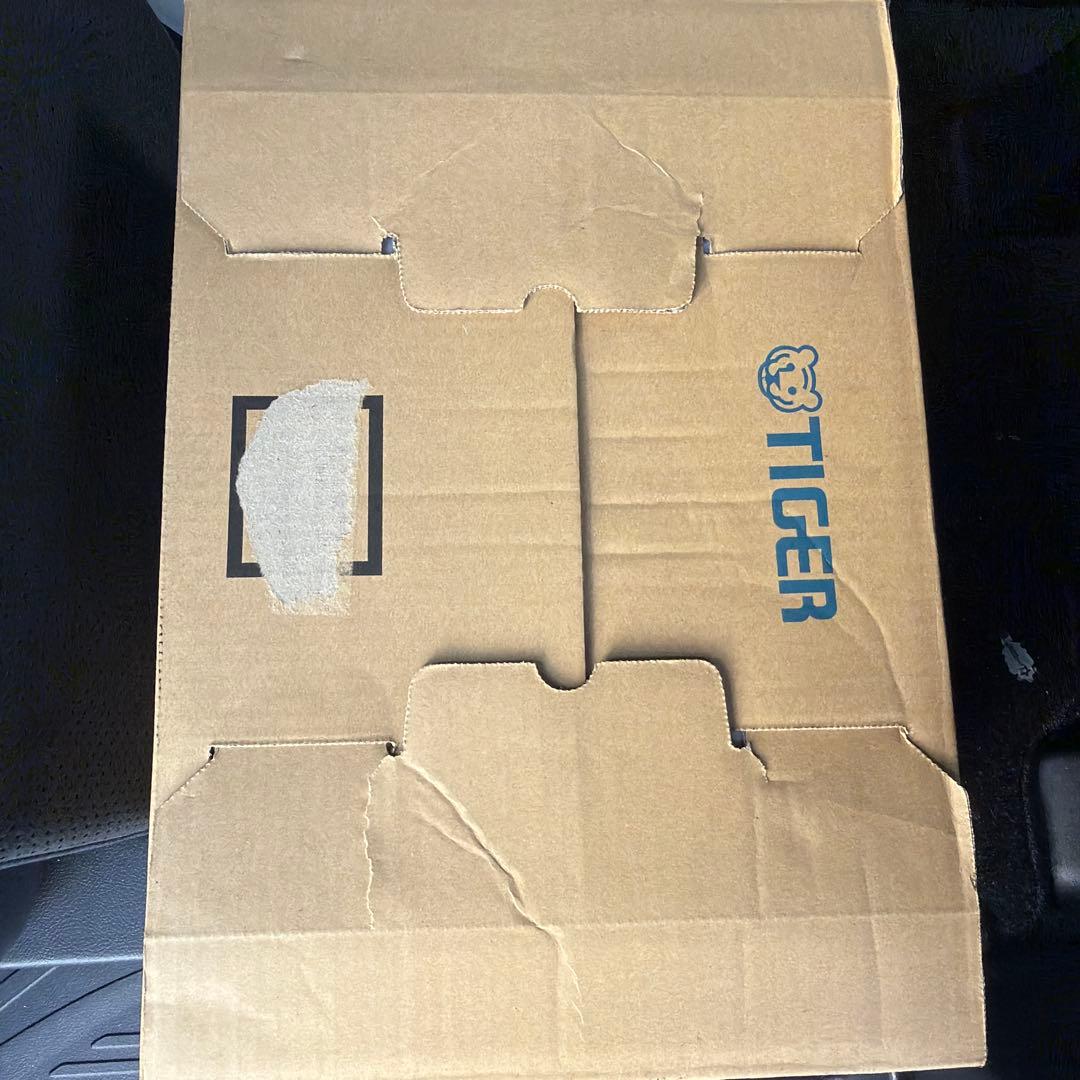 未使用品　TIGER IHジャー炊飯器　5.5合炊き JPW-D100T