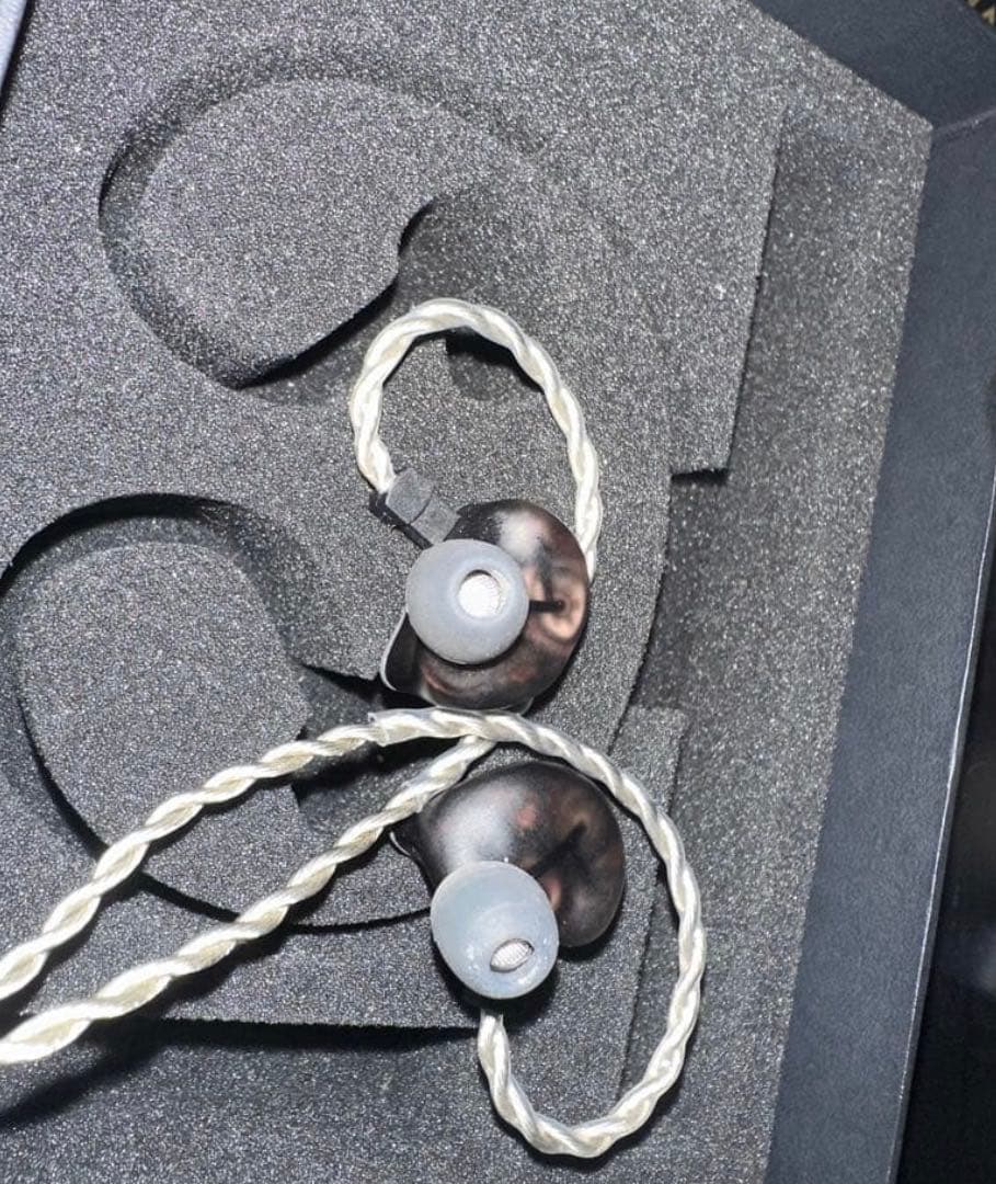 イヤホン Binary Acoustics Dynaquattro