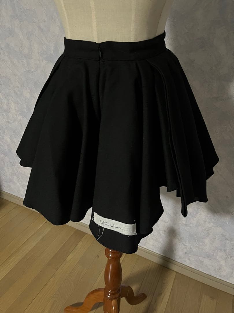 alice auaa アシンメトリー ブラック フレアスカート