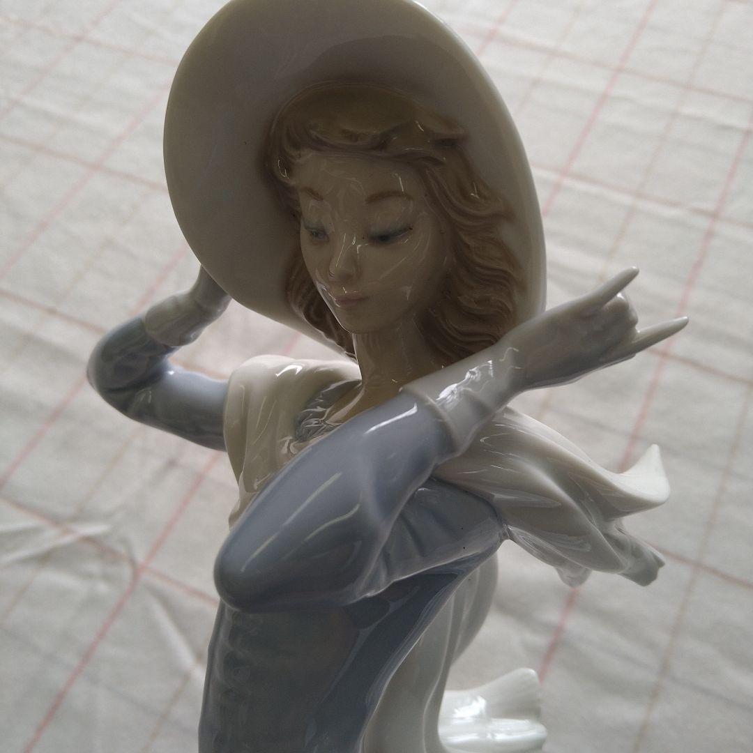 リヤドロ LLADRO 春のそよ風 西洋陶器人形 高さ 約35.5cm