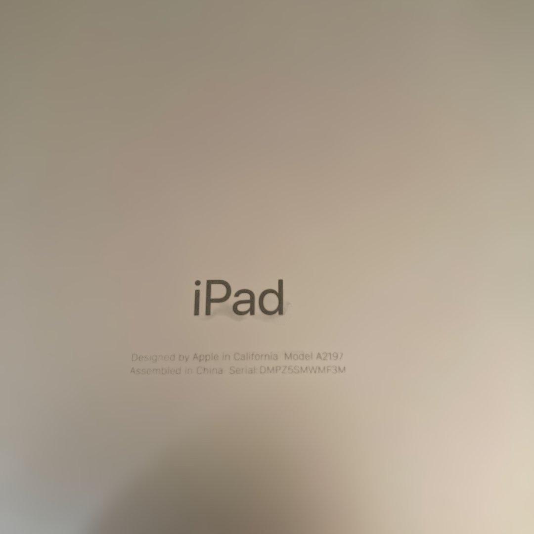 Apple iPad A2197 スペースグレー カバー付き 第7世代　32GB