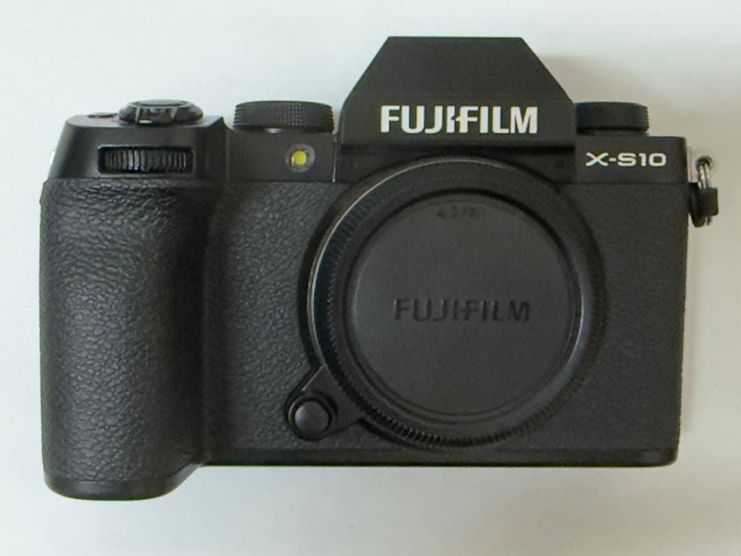 FUJIFILM X-S10 (バッテリー3個、ストラップ、SDカードあり)