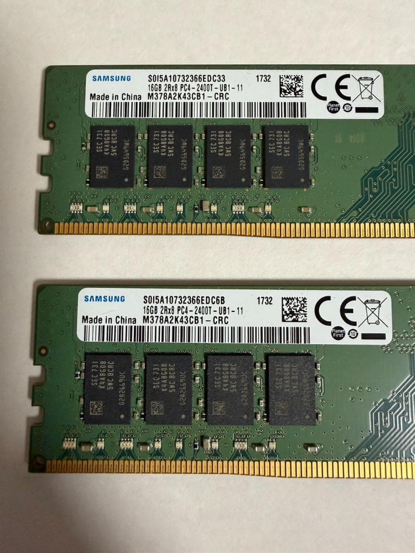 DDR4 メモリ 16GB x 2枚（SAMSUNG製）