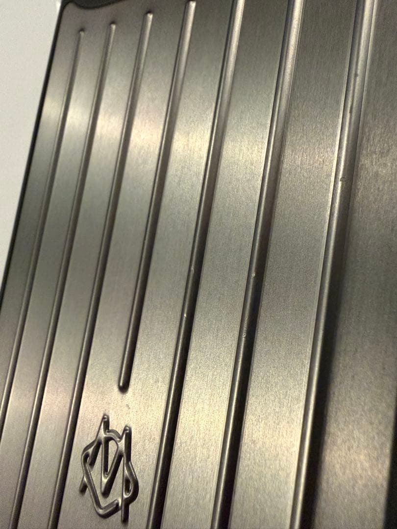 【美品】RIMOWA iPhone 17Promax