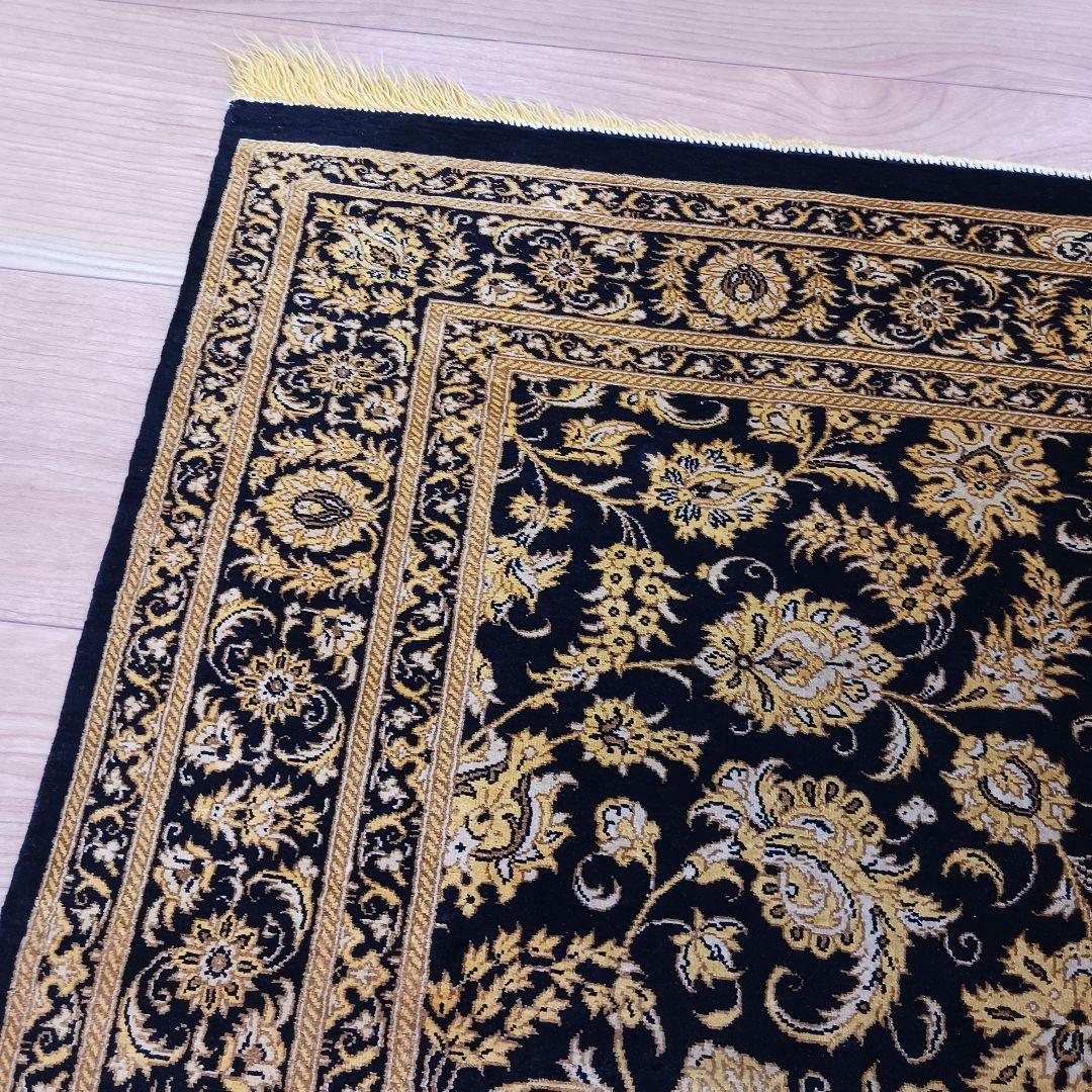 Y2702 ペルシャ絨毯 クム産 ラザヴィ工房 シルク100% 手織り　ma