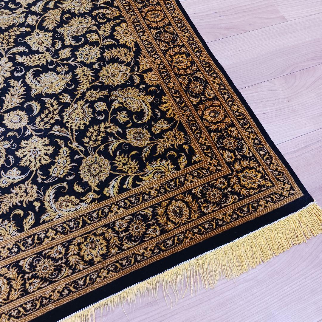 Y2702 ペルシャ絨毯 クム産 ラザヴィ工房 シルク100% 手織り　ma