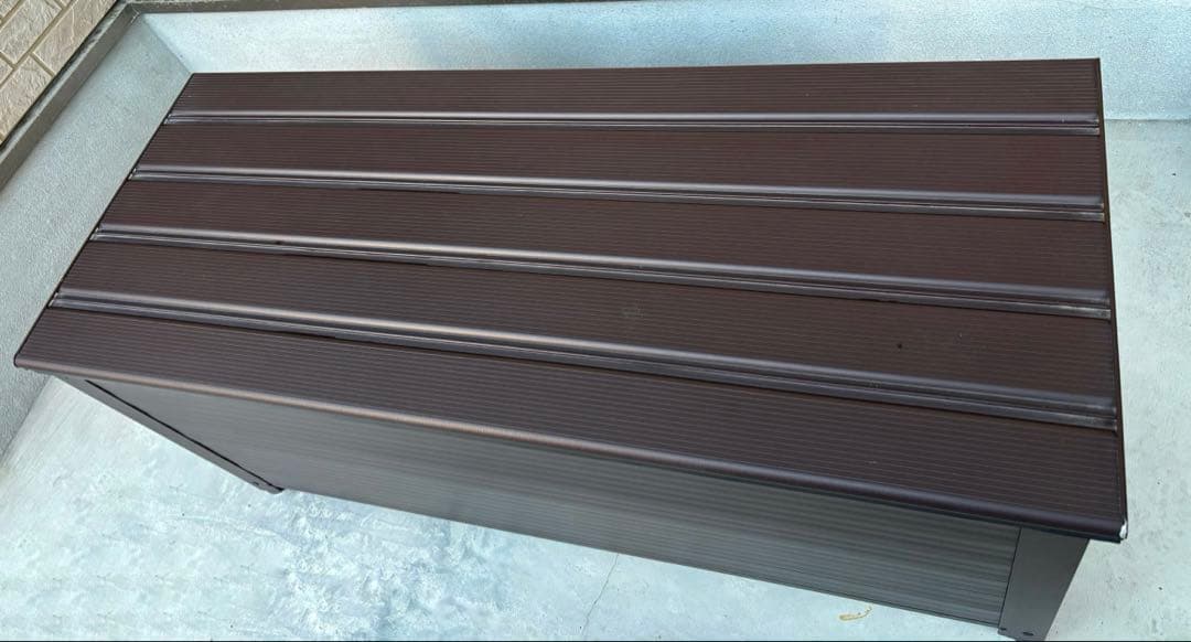 【グリーンライフ】ベンチ　ストッカー　屋外　防水　ブラウン　114cm 物置き