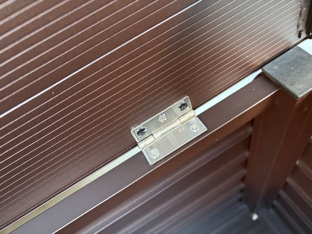 【グリーンライフ】ベンチ　ストッカー　屋外　防水　ブラウン　114cm 物置き