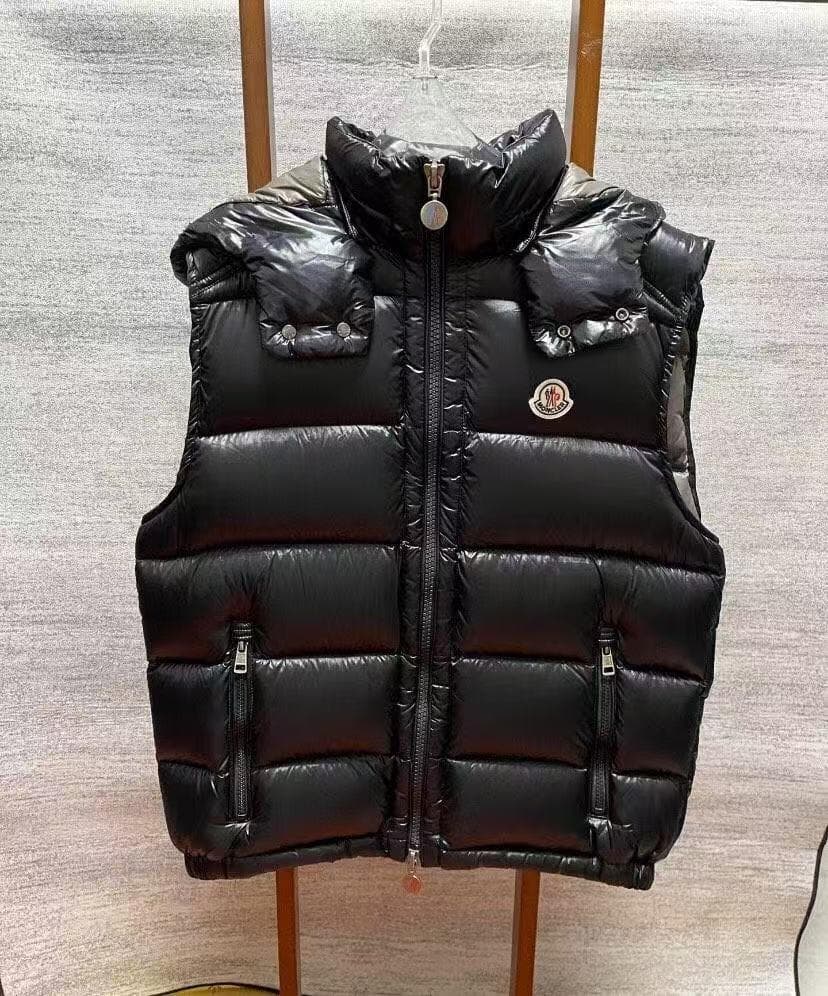MONCLER ブラック ダウンベスト~~~