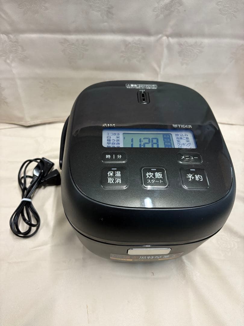 タイガー IH炊飯ジャー　３合炊き　2022年モデル　JPH-A550