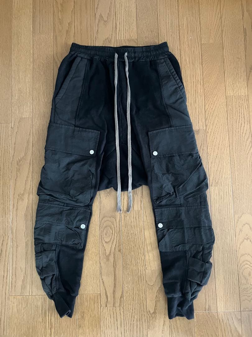 a.f artefact サイドポケット付きブラックサルエルパンツ