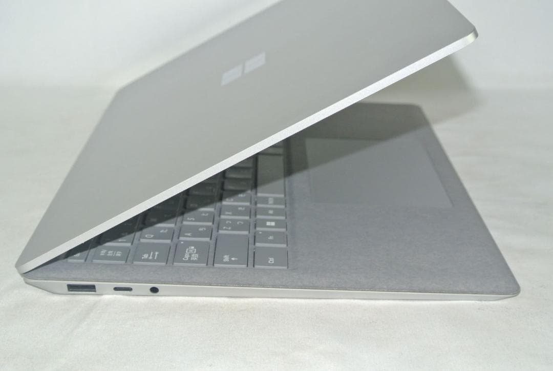 Microsoft Surface Laptop 5 R2I-00020展示美品