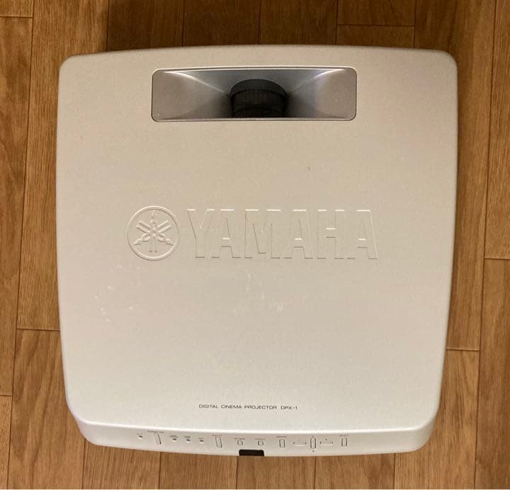 ヤマハ デジタルシネマプロジェクター DPX-1