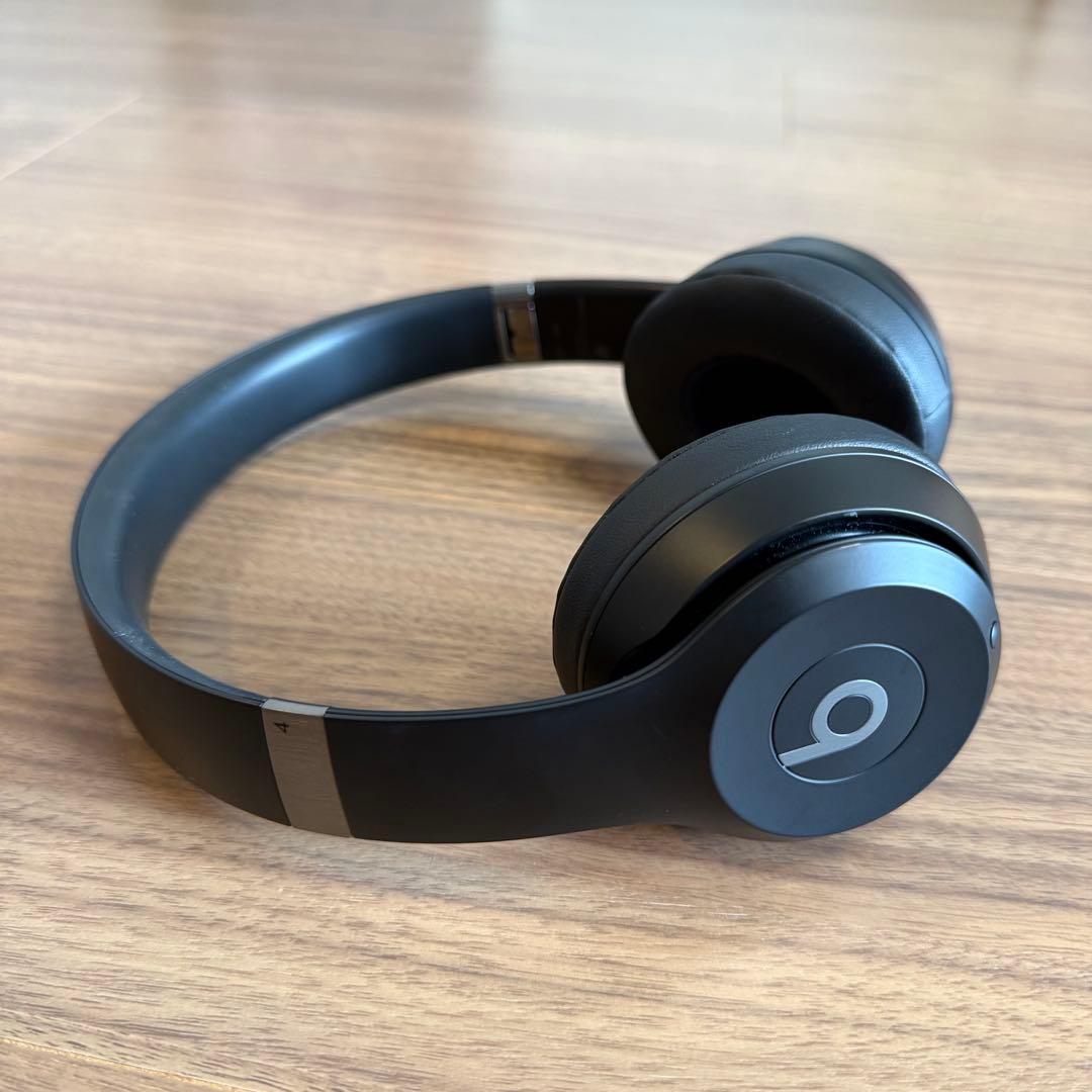 【極美品】Beats Solo4 マットブラック ワイヤレスヘッドホン