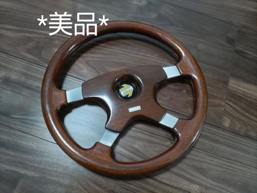 momo ウッドステアリング ASTRA 360mm