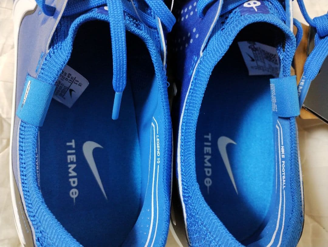 ティエンポレジェンド10 エリート AG PRO　２７．５センチ