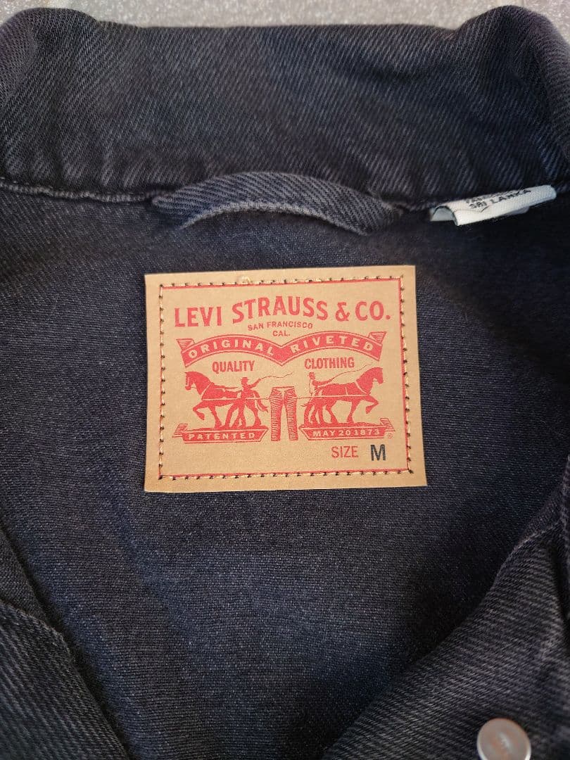 お*着様 現行LEVI'S デニムジャケット 黒 US:m Jp:Ｌ