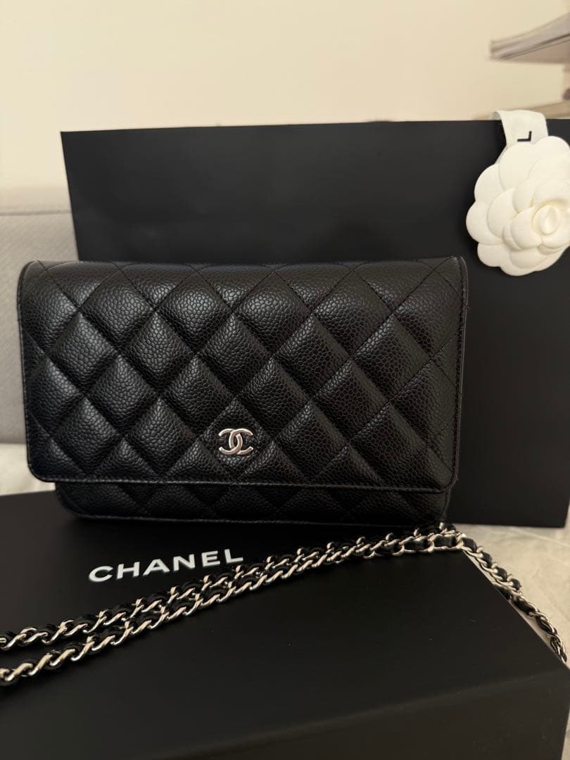 CHANEL クラシックチェーンウォレット