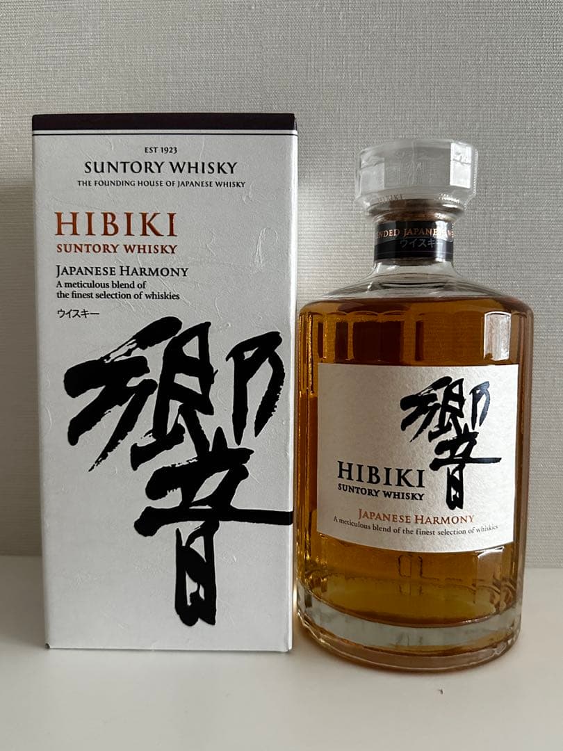 サントリーウイスキー響ジャパニーズハーモニー700ml箱付き