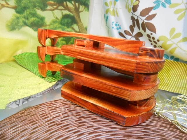 新品未使用(送料無料)8.980円　木製三線台3個セット 折り畳み