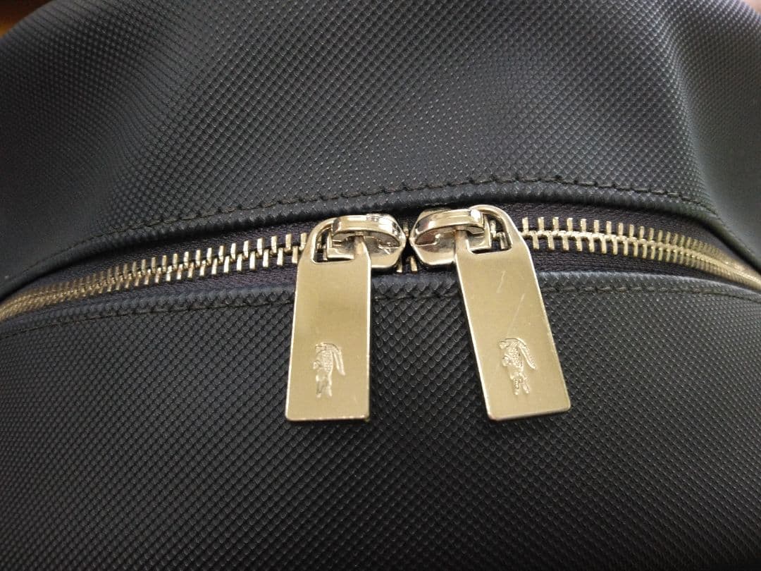 美品 LACOSTE リュック A4 PC ビジネス 通勤 通学 ラコステ