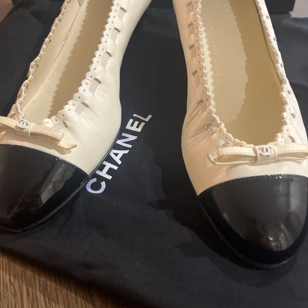CHANEL アイボリーフラットシューズ 37