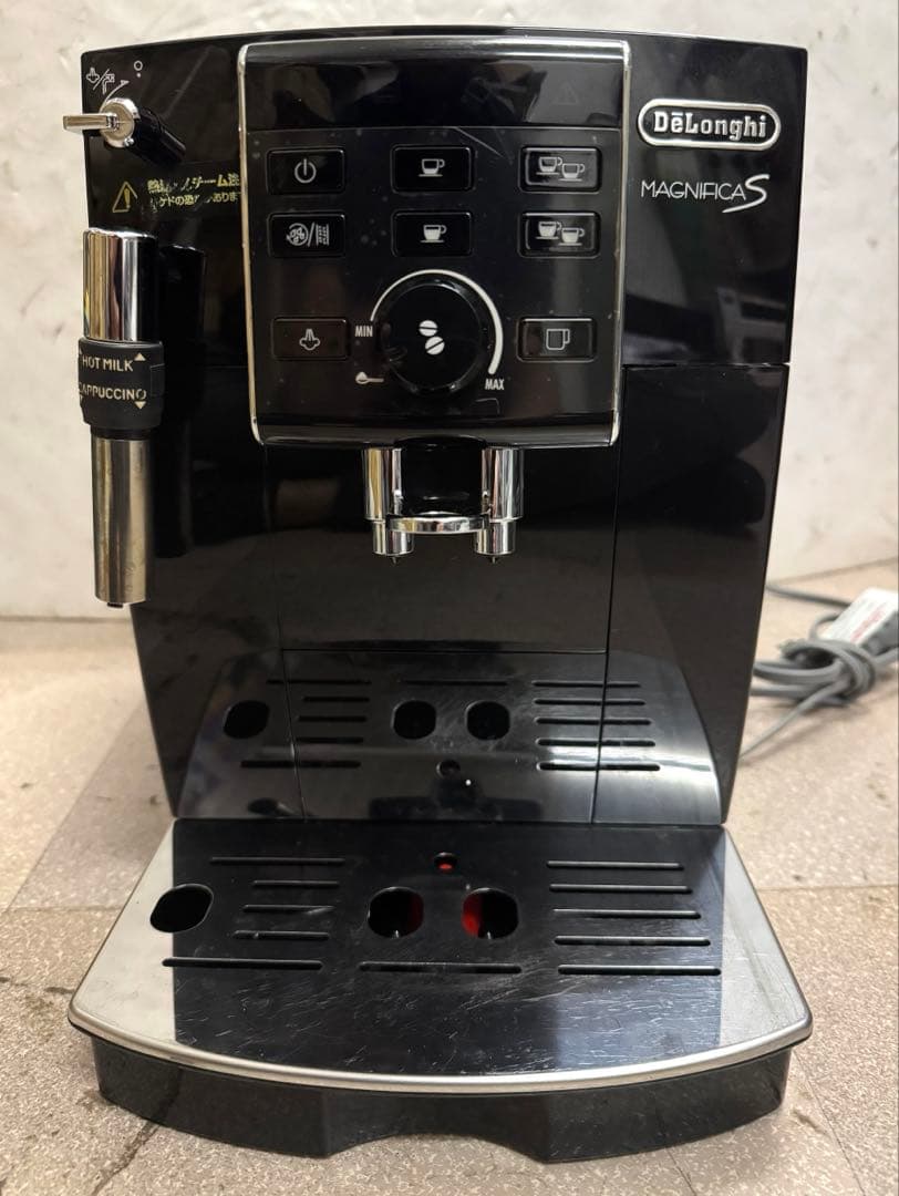 デロンギ全自動エスプレッソマシン ECAM23120B 最終値下げ！早い物勝ち！