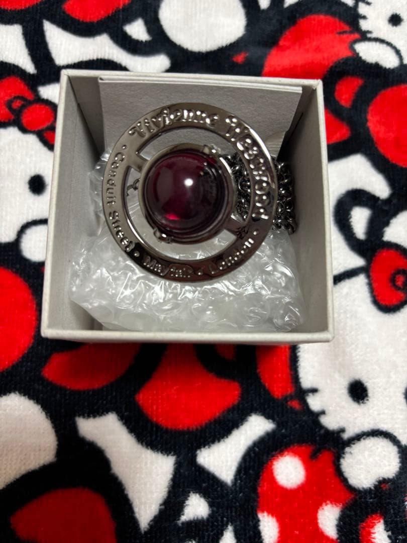 Vivienne Westwood リング型ネックレス
