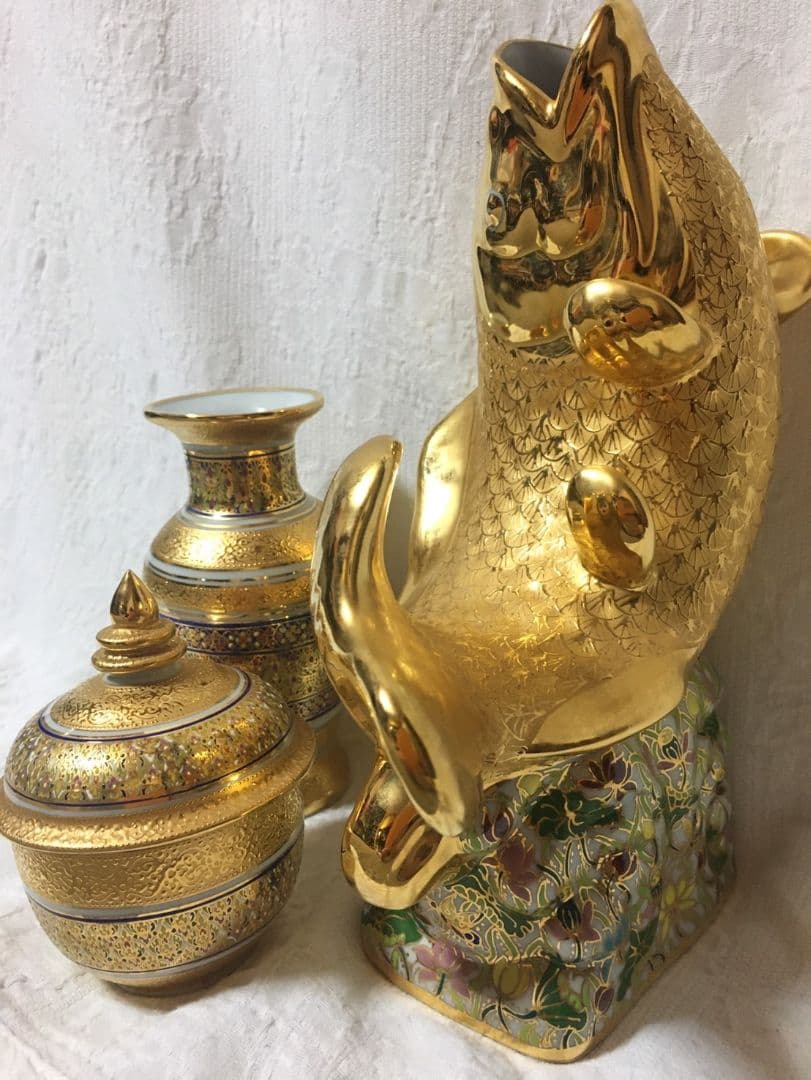 リキ(要プロフ確認) ベンジャロン焼き　タイ製 鯉の置物 花瓶 蓋付き湯の