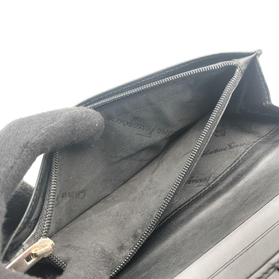 ◎サルヴァトーレフェラガモ　長財布　財布　ガンチーニ型押し　ブラック