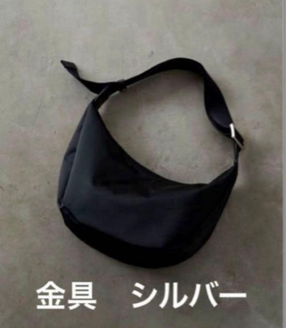 超美品ラシット ナイロン ラウンドショルダーバッグ 金具シルバー