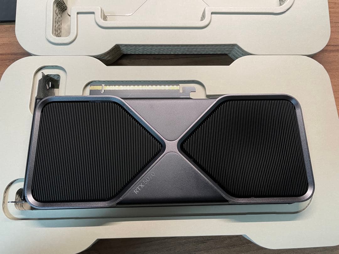 【新品未使用】RTX 5070 Founders Edition