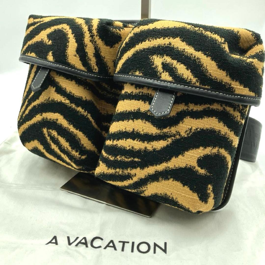 【Elmo】A VACATION　COCO ボディバッグ ウエストポーチ