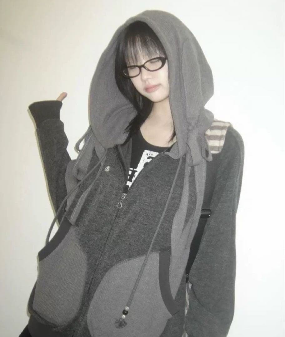 Coyseio グレー フード付き パーカー