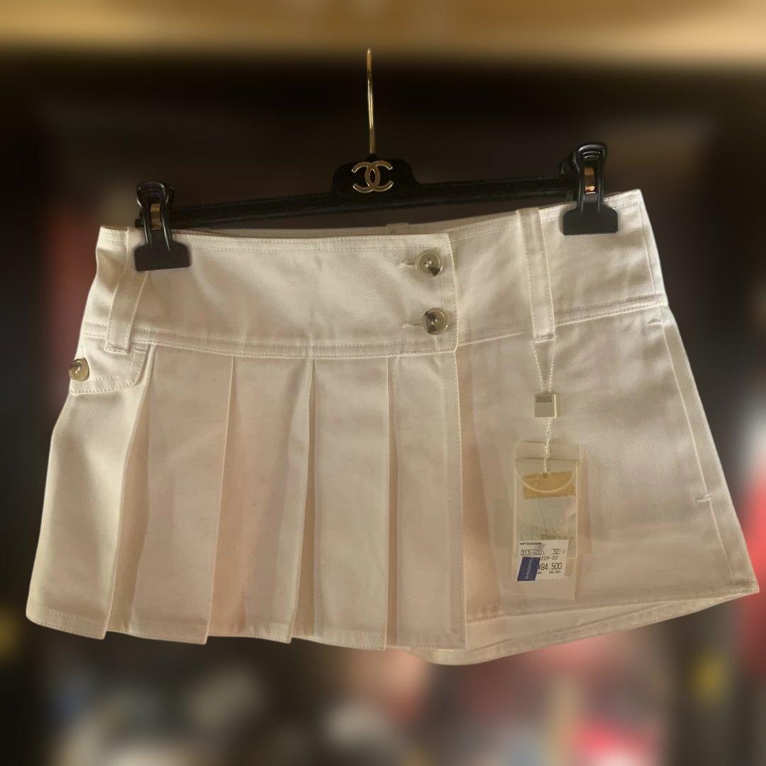 GIANFRANCO FERRE 94500円　新品　ショートパンツ　純白