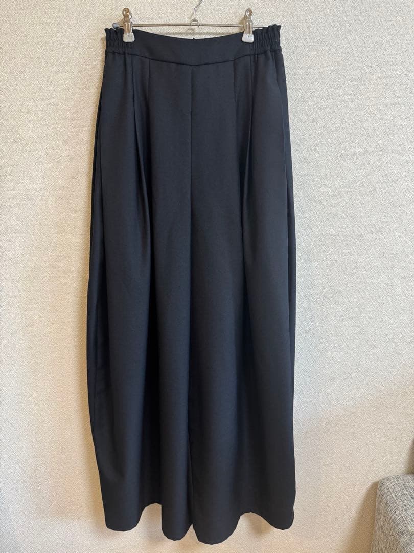 Nala wide tuck form pants (カレンソロジー、chaos