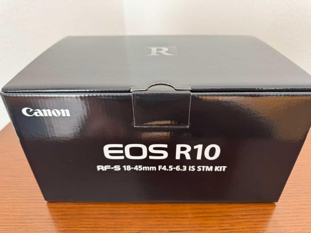 【新品未使用】Canon EOS R10 RF-S 18-45mm キット