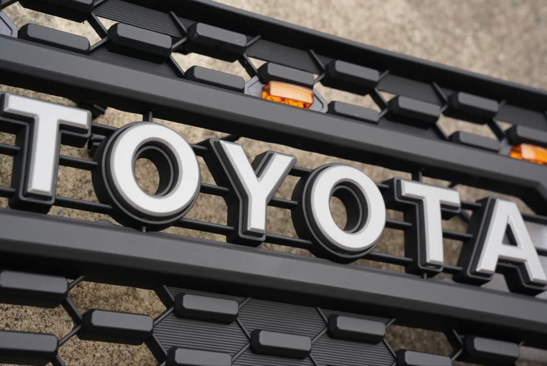 新品 フルセット RAV4 アドベンチャー 50系 タコマ風グリル シルバー