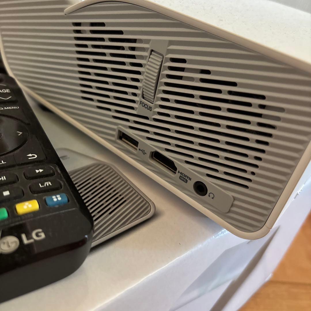 LG プロジェクター超単焦点 PH55HG 限定モデル 備品箱全てあり