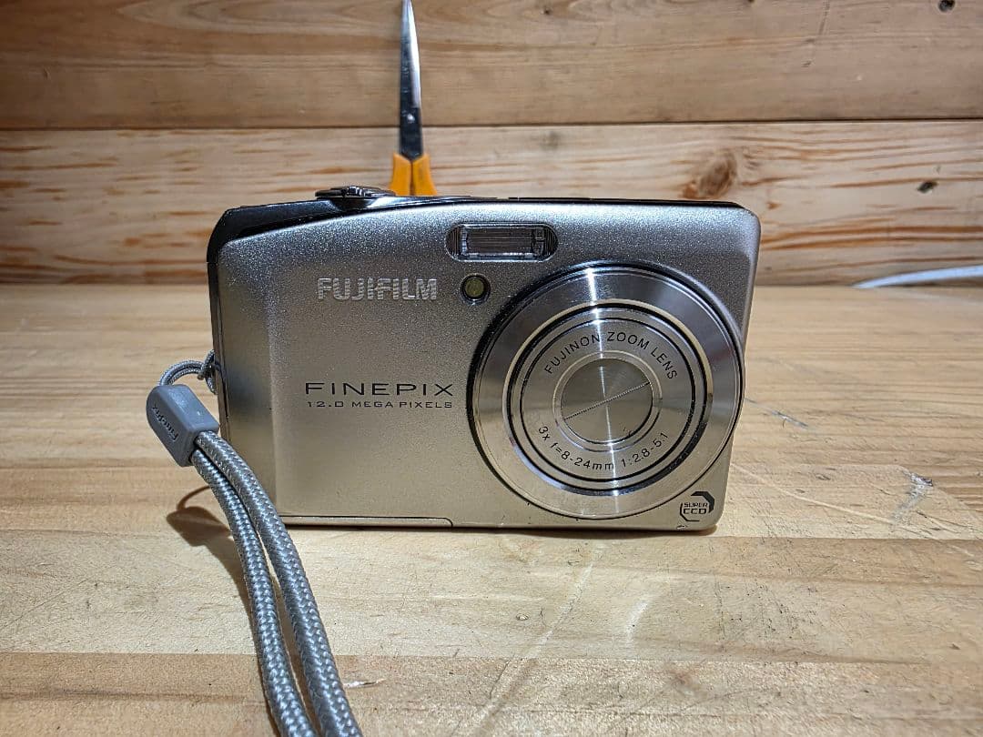 FUJIFILM デジタルカメラ FINEPIX F50fd シルバー