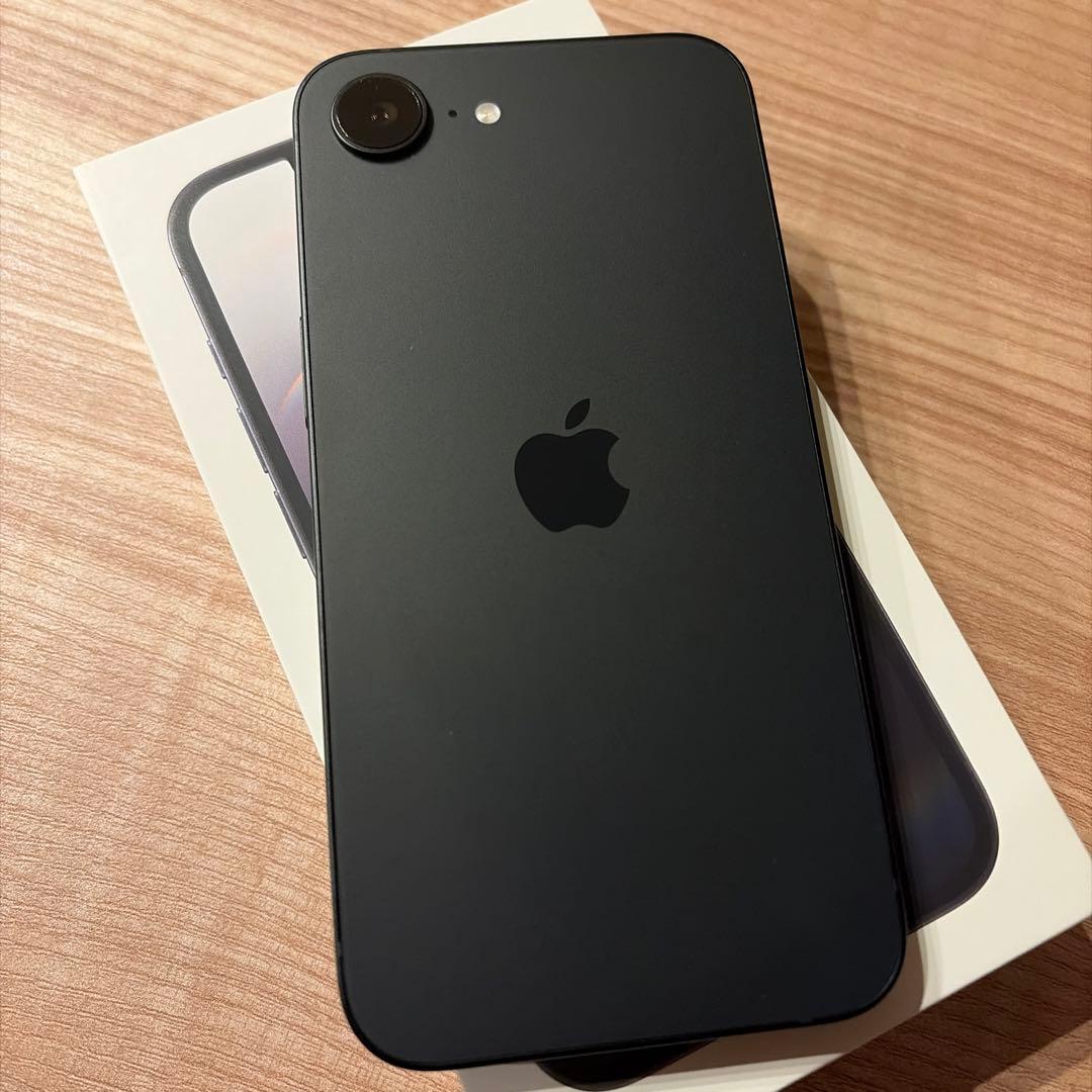 国内版 iPhone 16e ブラック 128GB 本体 箱／おまけ付き