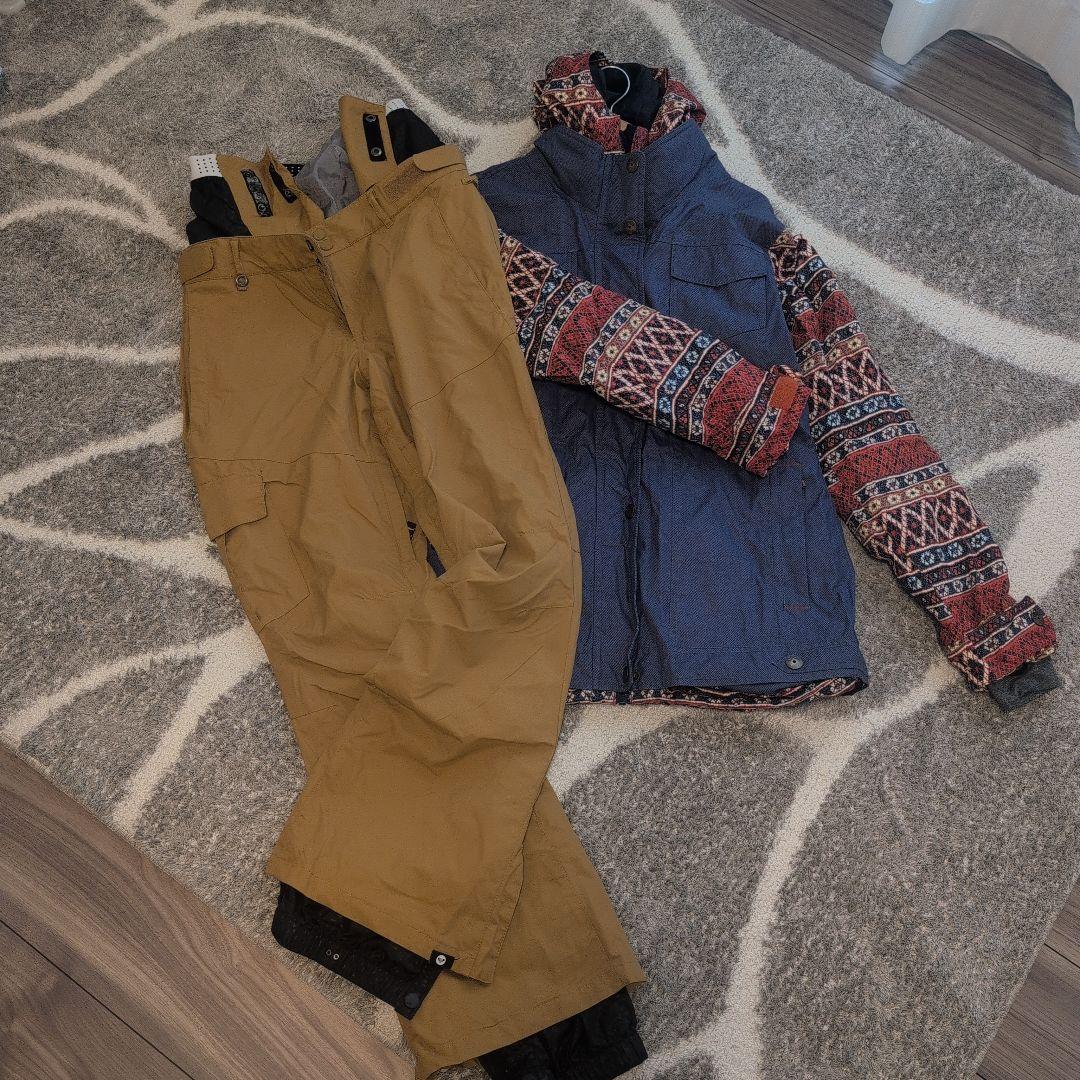 【値下げしました】ROXY スノーボードウェア ベストとパンツセット